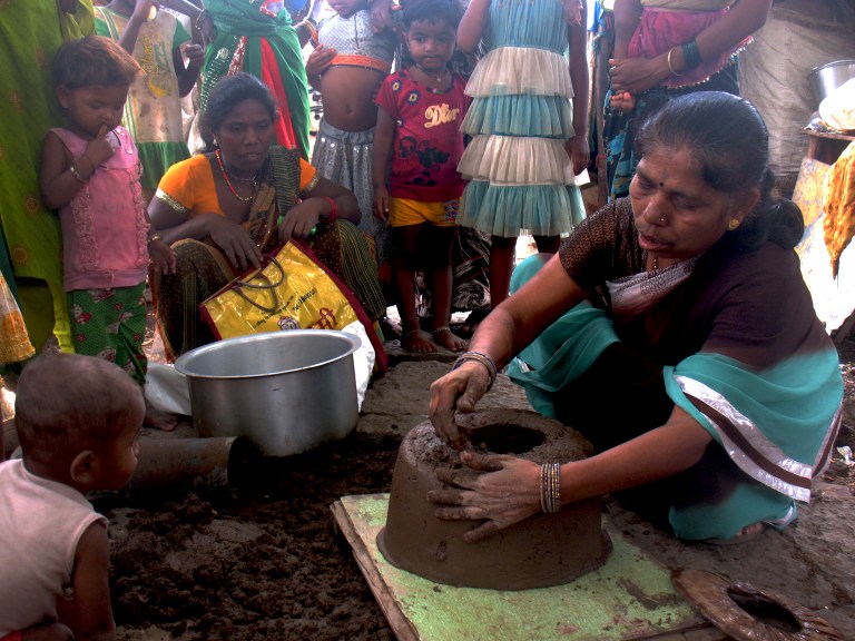 a empreendedora dos fogões de barro
