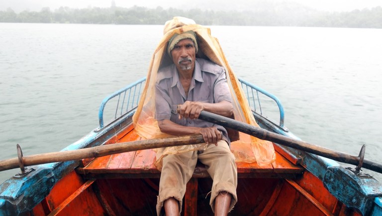 o sísifo entre margens