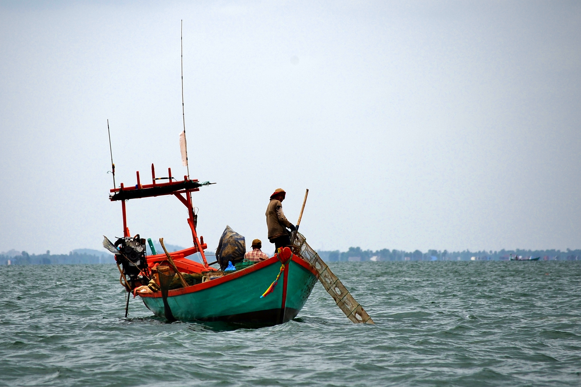 Fishermen in the surrounding area of Koh Ach Seh.
