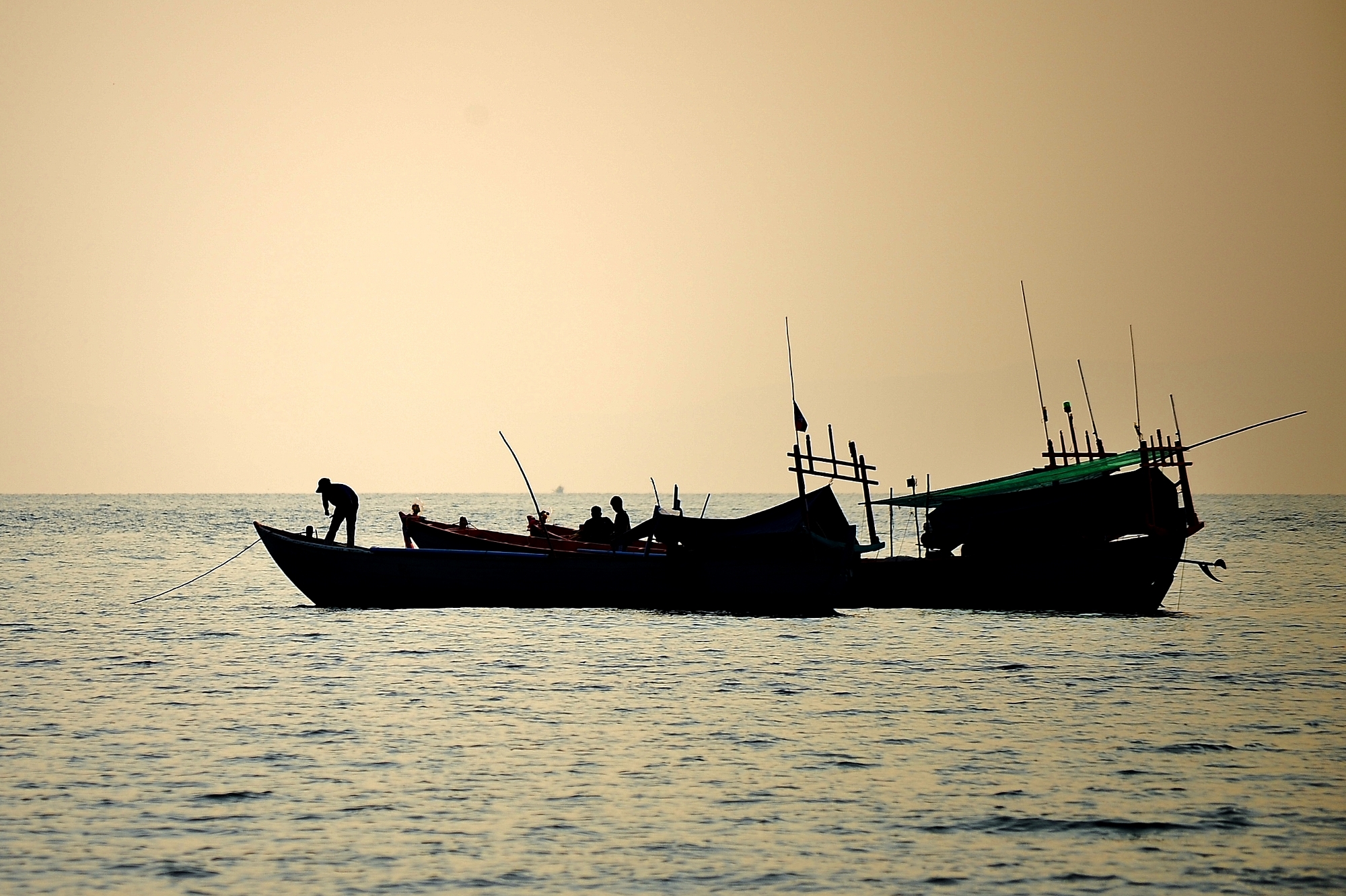Fishermen in the surrounding area of Koh Ach Seh.